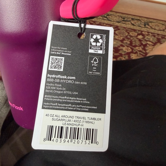 NWT Hydro Flask Limited Edition Plum Colored Bottle with Pink Handle. Minor dent - Picture 5 of 7